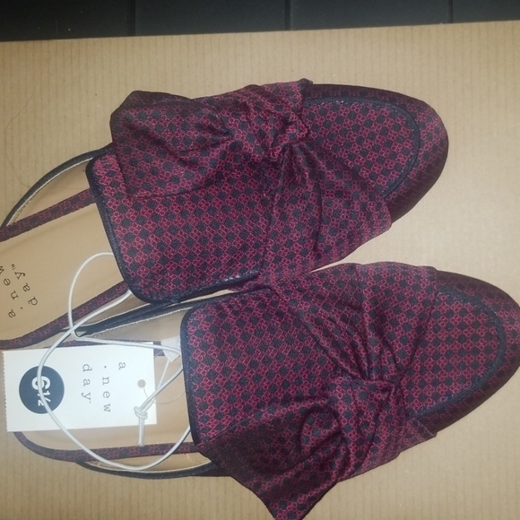 Shoes - Picture 3 of 3